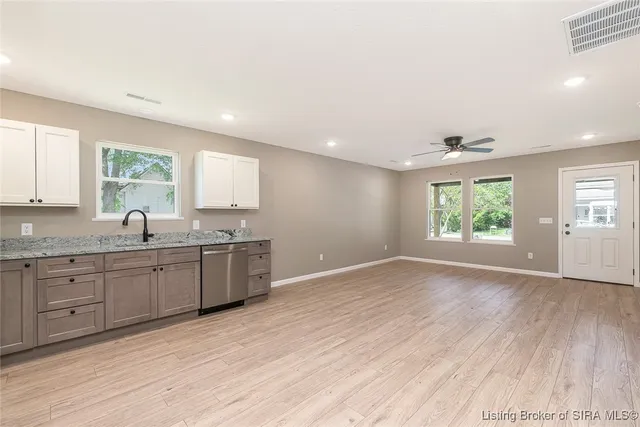 $238,000 | 633 West Cherry Street, Scottsburg, IN 47170