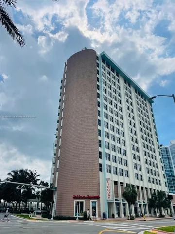 $350,000 | 2899 Collins Avenue, Unit 648, Miami Beach, FL 33140