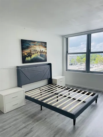 $350,000 | 2899 Collins Avenue, Unit 648, Miami Beach, FL 33140