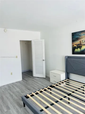 $350,000 | 2899 Collins Avenue, Unit 648, Miami Beach, FL 33140