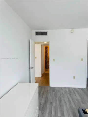 $350,000 | 2899 Collins Avenue, Unit 648, Miami Beach, FL 33140