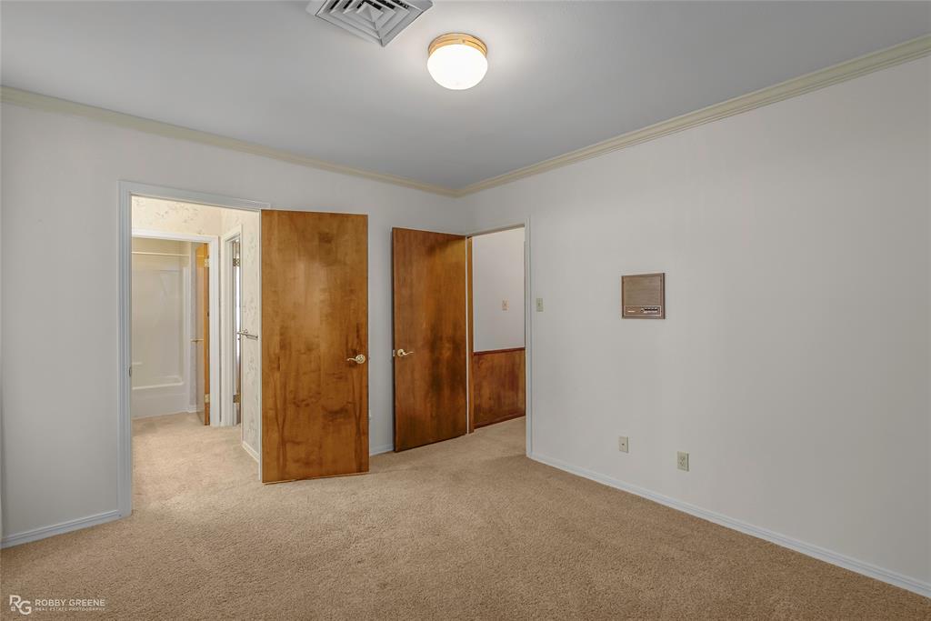 3073 Risinger Drive Shreveport, LA 71119 - Photo 26 of 39 a view of an empty room with a window