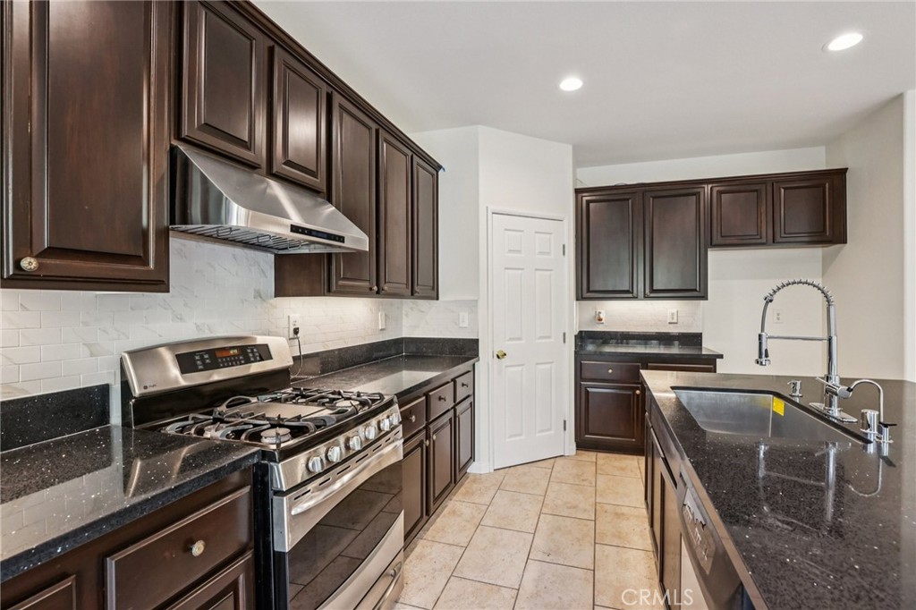 612 South Halliday Street Anaheim, CA 92804 - Photo 13 of 54