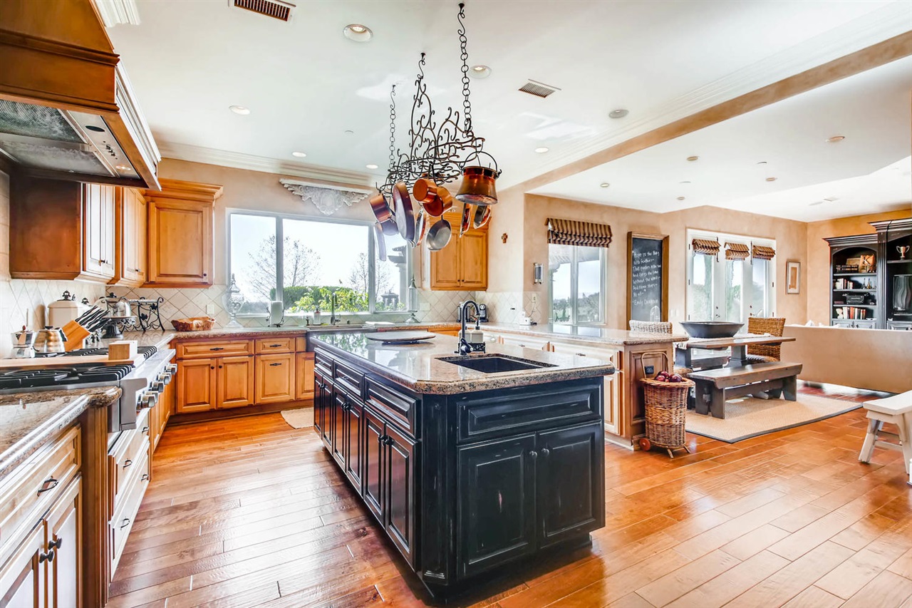 722 Yucca Road Fallbrook, CA 92028 - Photo 8 of 25