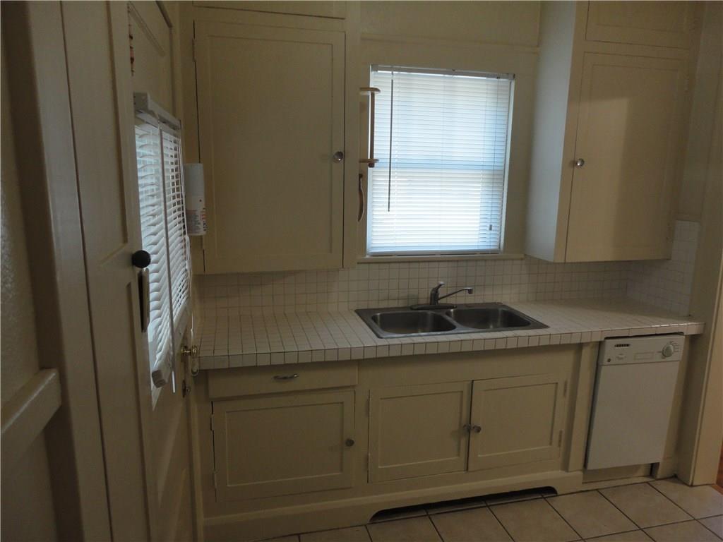 707 Graham Place Austin, TX 78705 - Photo 11 of 17