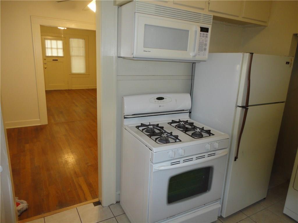 707 Graham Place Austin, TX 78705 - Photo 9 of 17