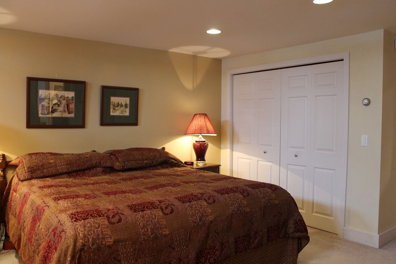 8024 South Lakeview Road Traverse City, MI 49684 - Photo 38 of 61 1812237-37.JPG