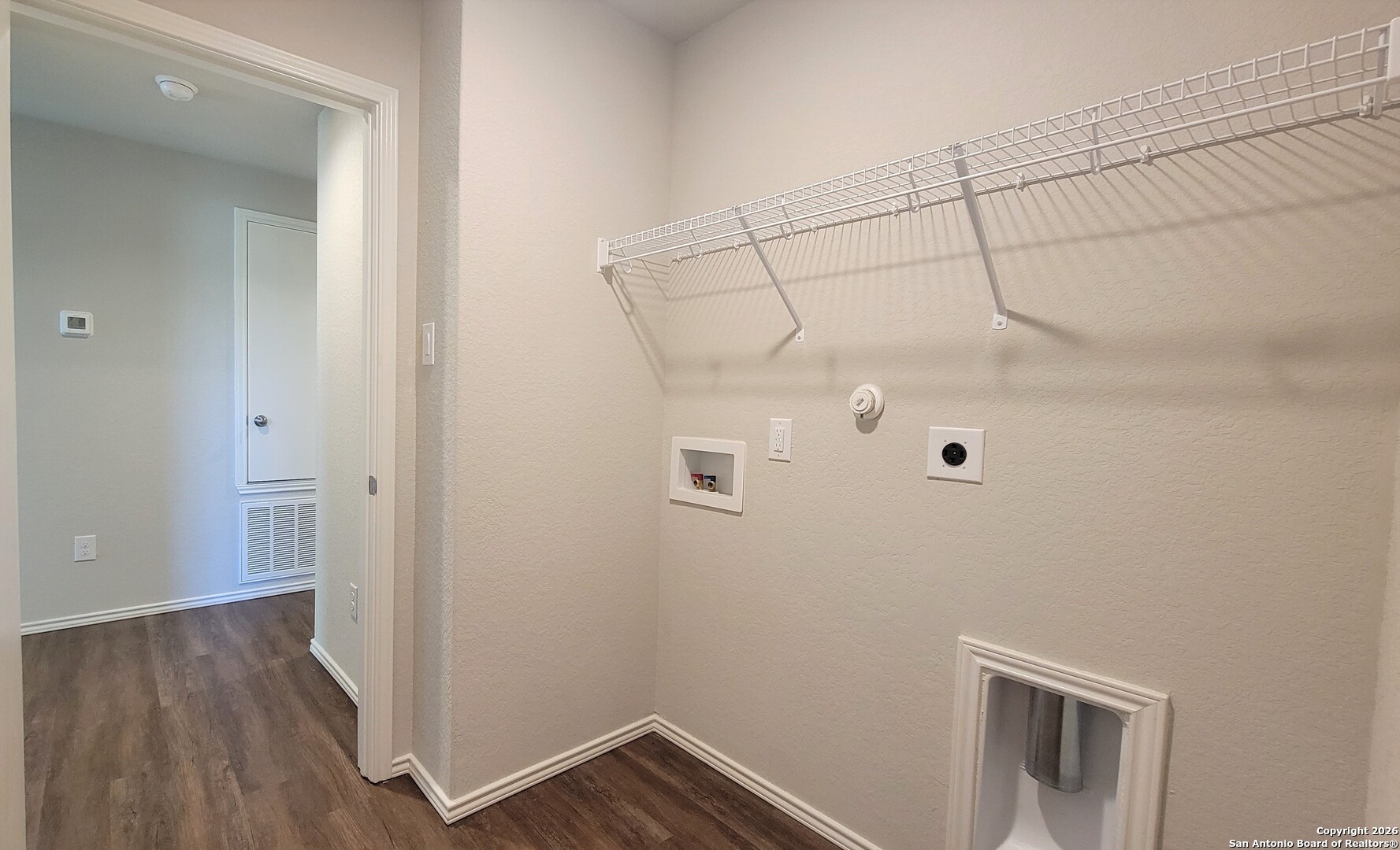 7136 Quarter Moon Converse, TX 78109 - Photo 17 of 22 a view of a small space