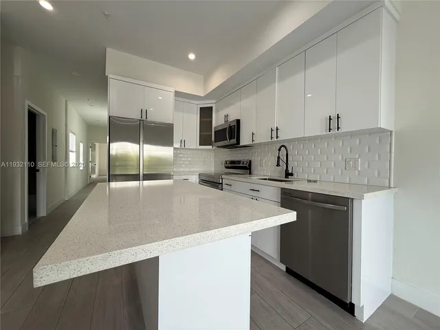 $3,200 | 1786 Southwest 9th Street, Unit 4, Miami, FL 33135