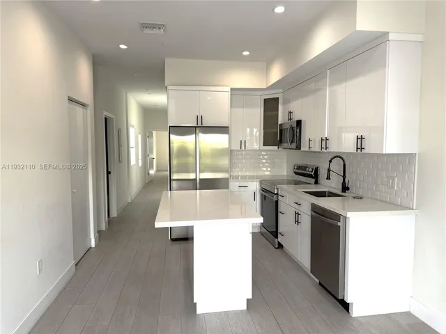 $3,200 | 1786 Southwest 9th Street, Unit 4, Miami, FL 33135