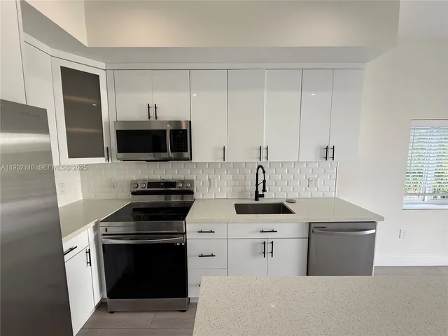 $3,200 | 1786 Southwest 9th Street, Unit 4, Miami, FL 33135