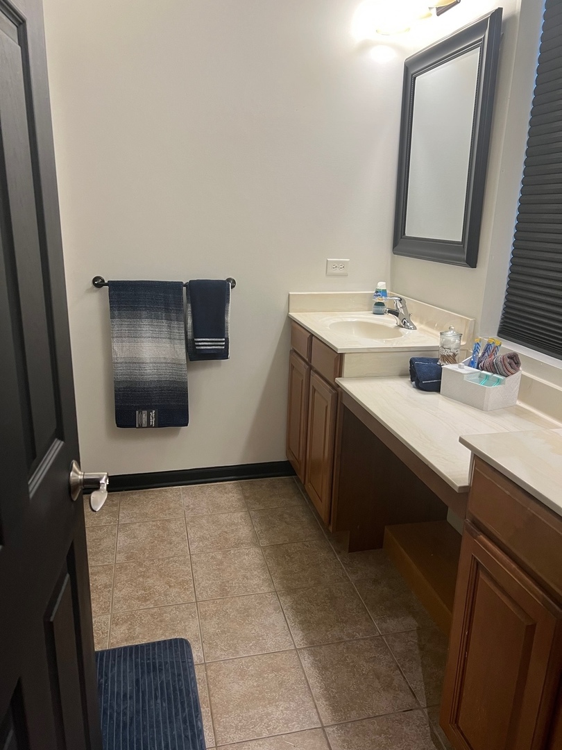 1702 Simms Street Aurora, IL 60504 - Photo 8 of 17