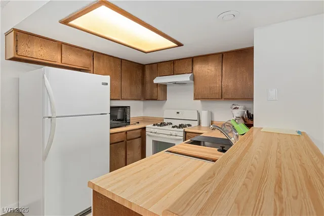 $128,000 | 3730 Desert Marina Drive, Unit 17, Laughlin, NV 89029