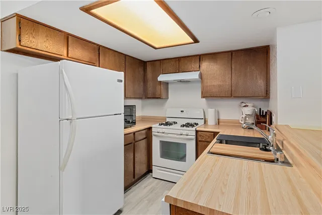 $128,000 | 3730 Desert Marina Drive, Unit 17, Laughlin, NV 89029