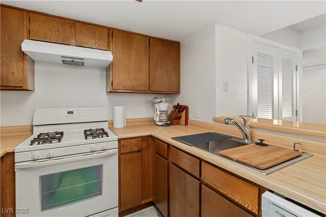 $128,000 | 3730 Desert Marina Drive, Unit 17, Laughlin, NV 89029