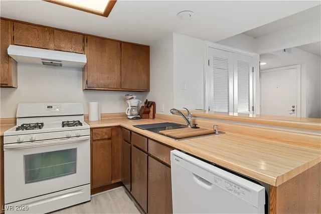 $128,000 | 3730 Desert Marina Drive, Unit 17, Laughlin, NV 89029