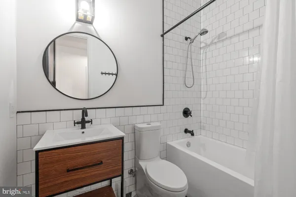 $5,750,000 | 4929 Lowell Street Northwest, Washington, DC 20016