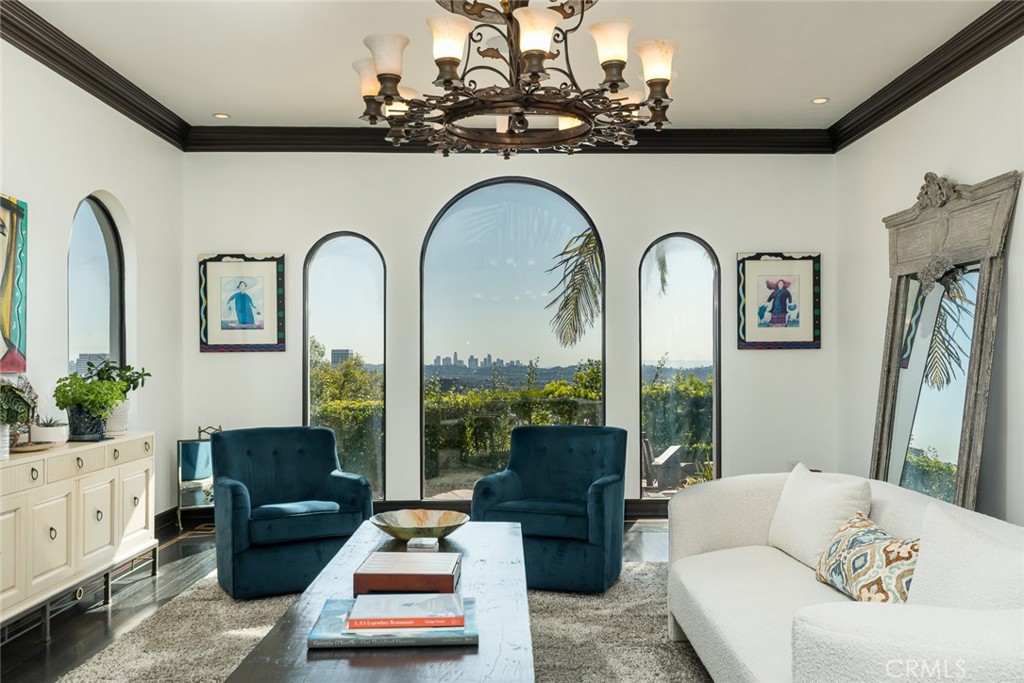 330 Kempton Road Glendale, CA 91202 - Photo 8 of 75 Gallery Image 8