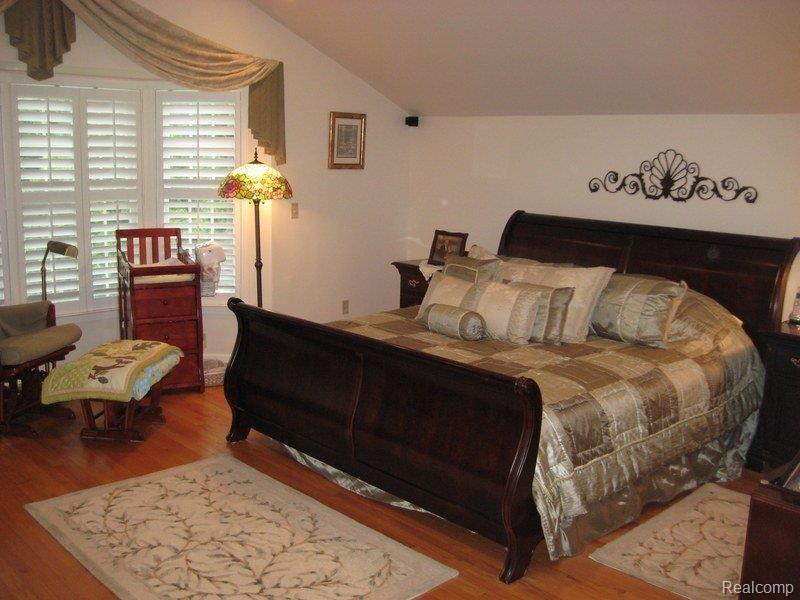 1540 Fairholme Road Grosse Pointe, MI 48236 - Photo 11 of 19 1540 Fairholme 002-001.jpg