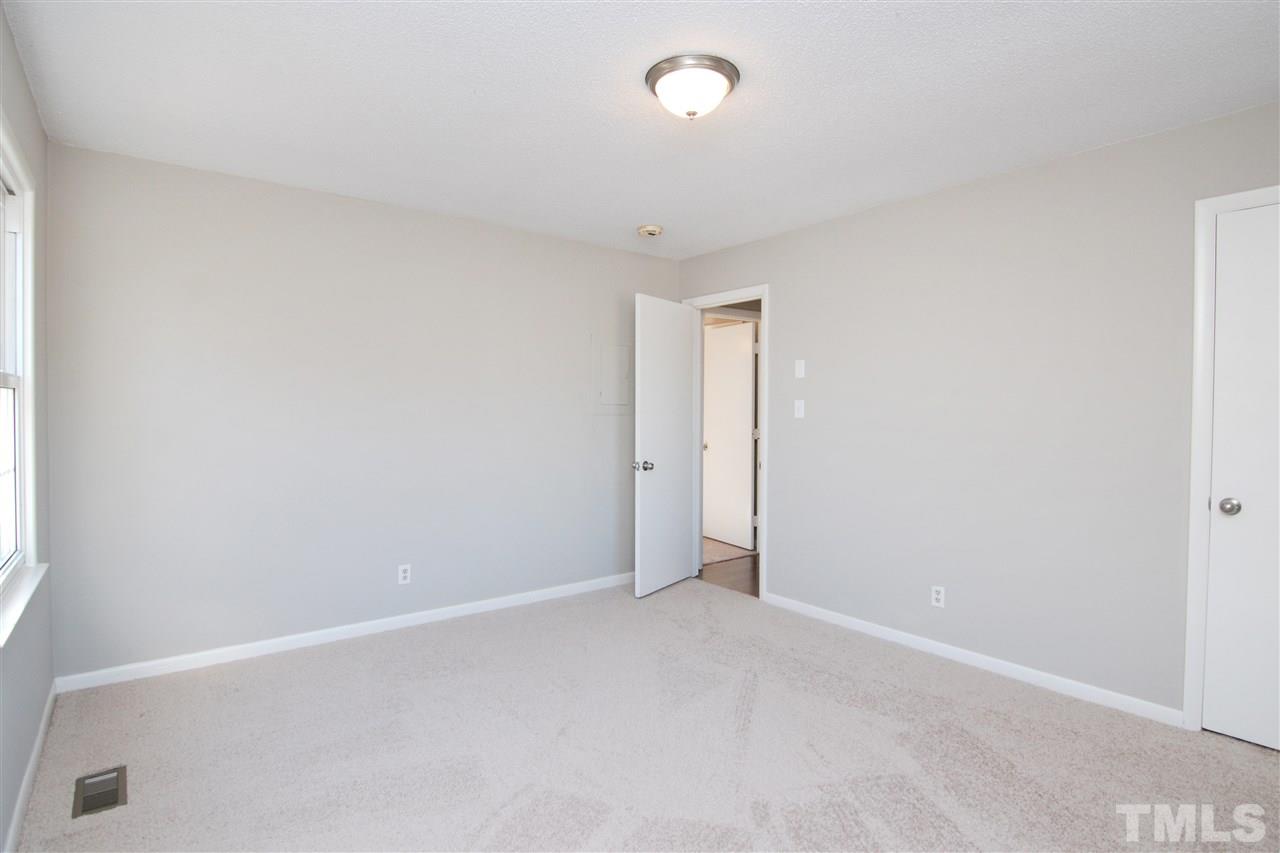 452 Covered Bridge Road Clayton, NC 27520 - Photo 20 of 25 Gallery Image 20