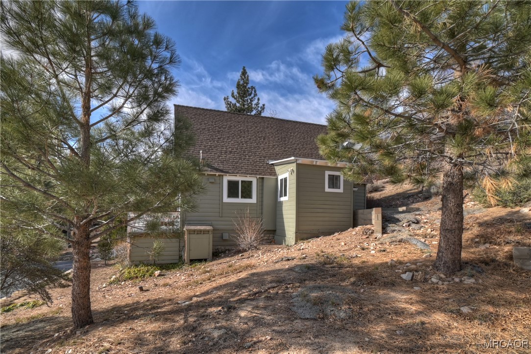 39676 Oakglen Road Fawnskin, CA 92333 - Photo 31 of 36
