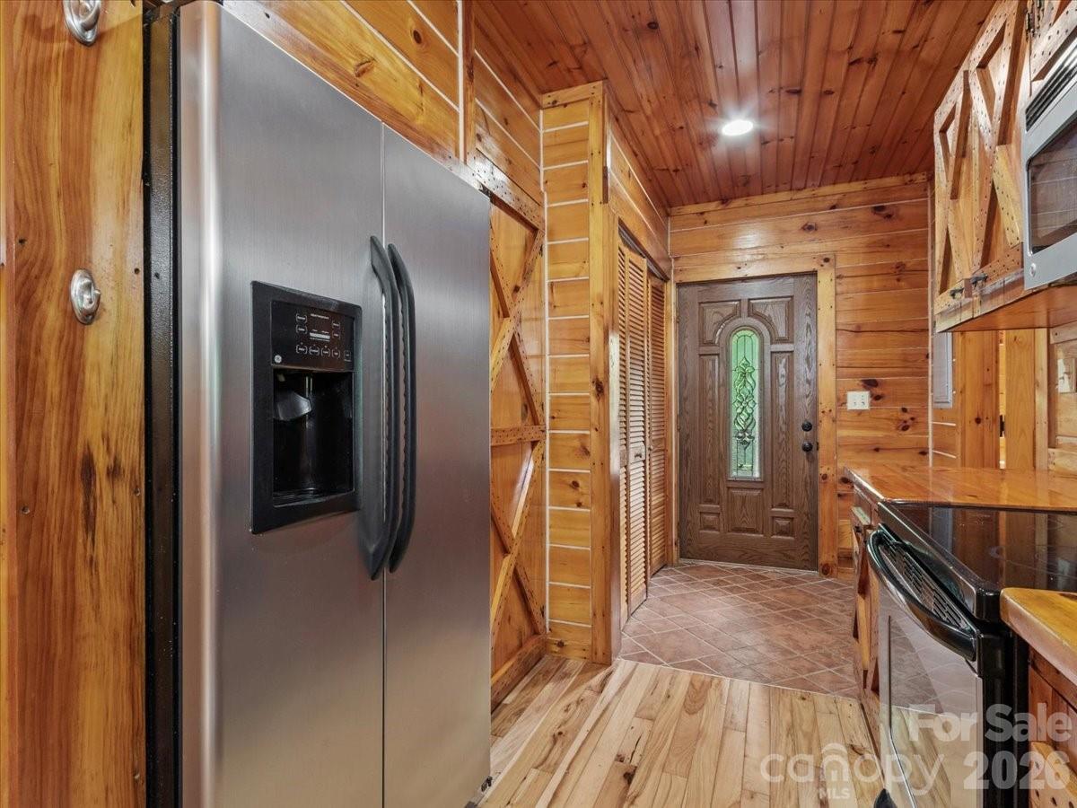439 Upper Pig Pen Road Green Mountain, NC 28740 - Photo 10 of 28