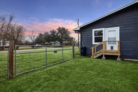 $379,000 | 210 Fallwell Street, Liberty Hill, TX 78642