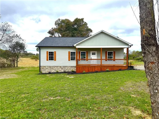 $320,000 | 274 Viewmont Lane, Ronda, NC 28670
