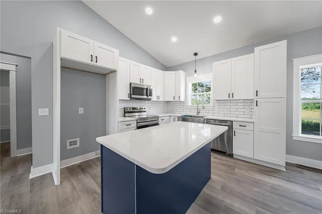 $320,000 | 274 Viewmont Lane, Ronda, NC 28670