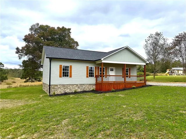 $320,000 | 274 Viewmont Lane, Ronda, NC 28670