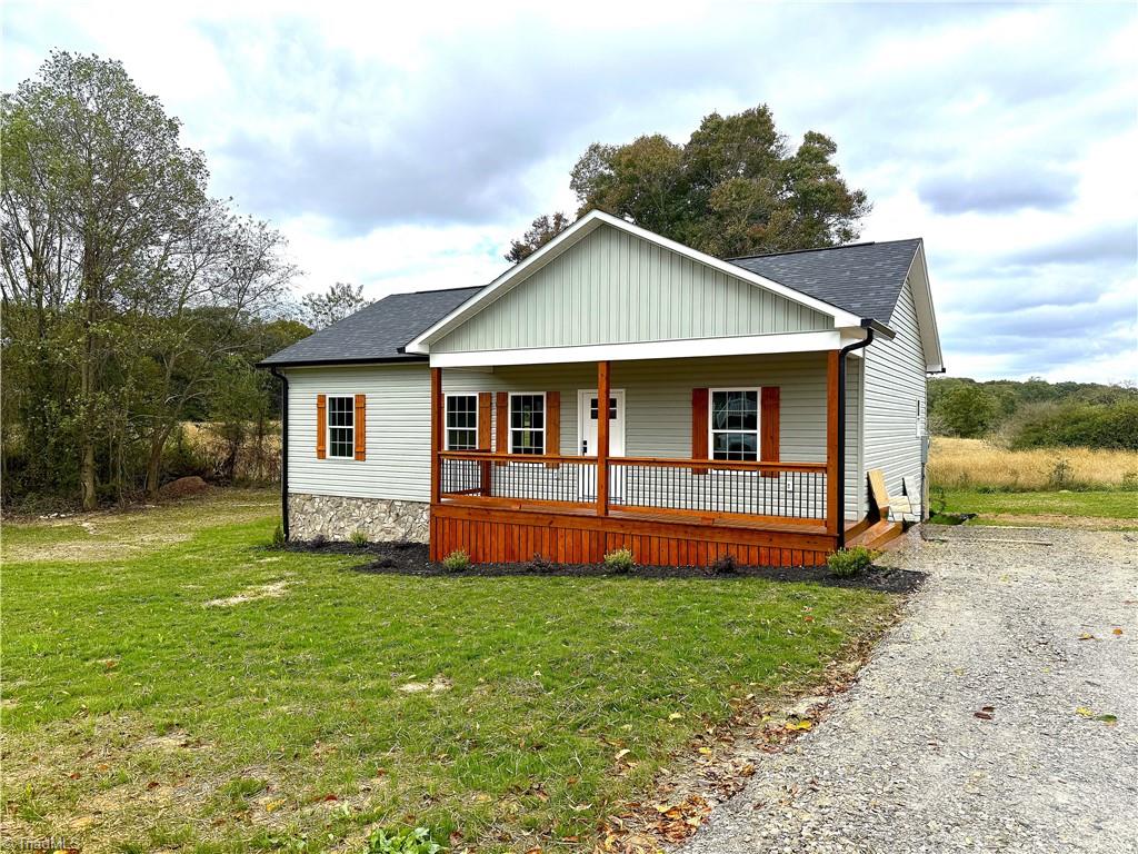 274 Viewmont Lane Ronda, NC 28670 - Photo 4 of 23