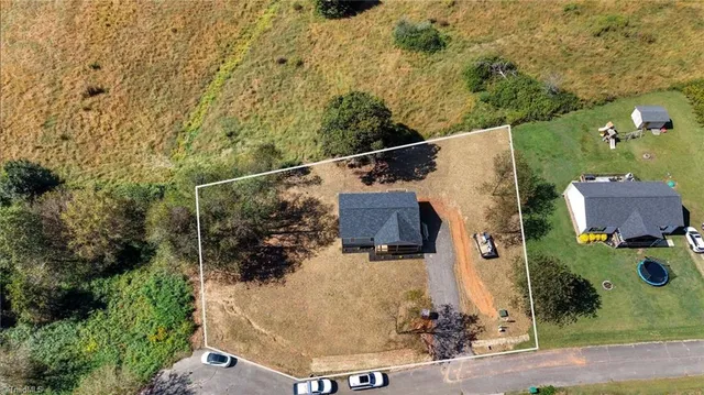 $320,000 | 274 Viewmont Lane, Ronda, NC 28670