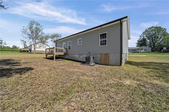 $320,000 | 274 Viewmont Lane, Ronda, NC 28670