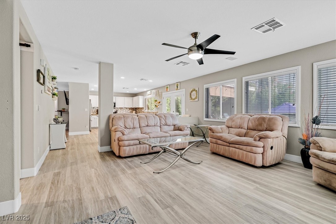 2735 Peekskill Avenue Henderson, NV 89052 - Photo 7 of 35