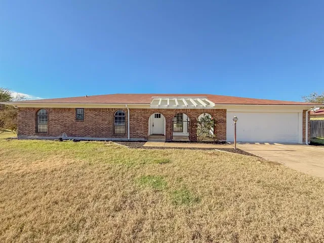 $299,900 | 6320 Arthur Drive, Edgecliff Village, TX 76134