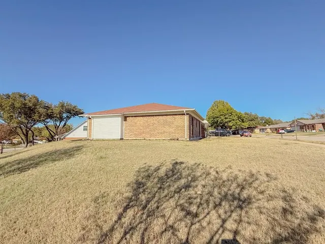 $299,900 | 6320 Arthur Drive, Edgecliff Village, TX 76134
