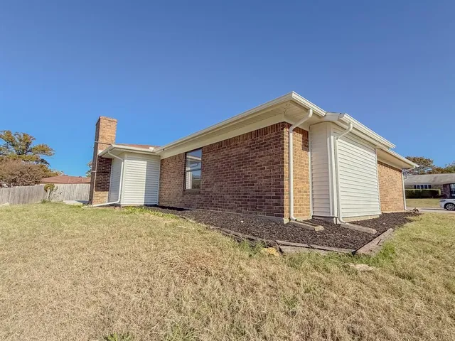 $299,900 | 6320 Arthur Drive, Edgecliff Village, TX 76134