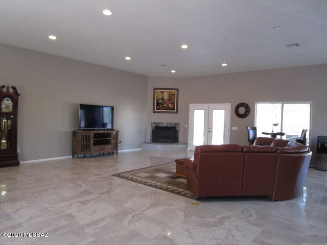 11553 East Tanque Verde Road Tucson, AZ 85749 - Photo 7 of 33