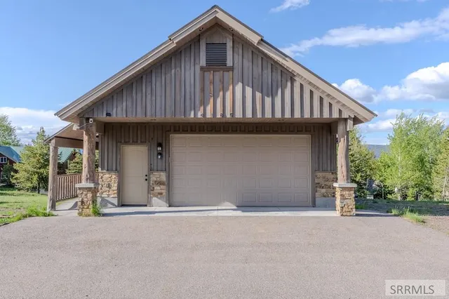 $1,198,000 | 4185 Grandview Road, Island Park, ID 83429