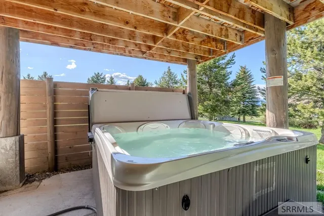 $1,198,000 | 4185 Grandview Road, Island Park, ID 83429