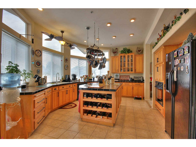 9385 Burchell Road Gilroy, CA 95020 - Photo 8 of 25