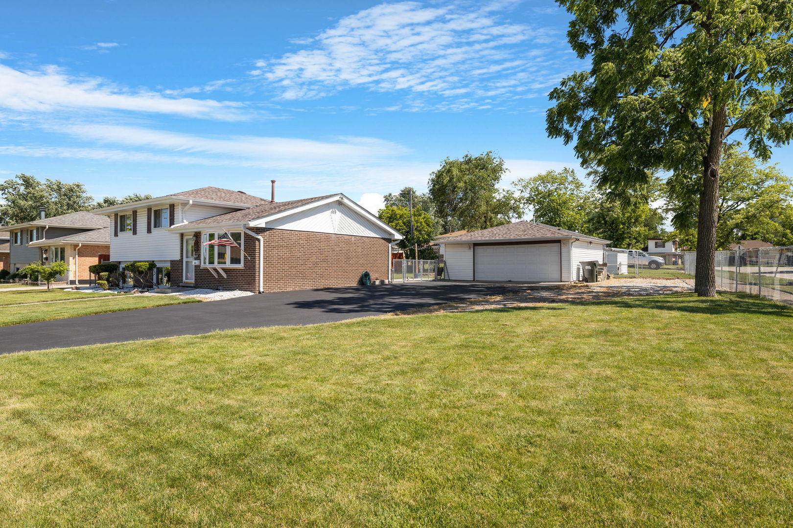 6617 106th Place Chicago Ridge, IL 60415 - Photo 2 of 19 Gallery Image 2
