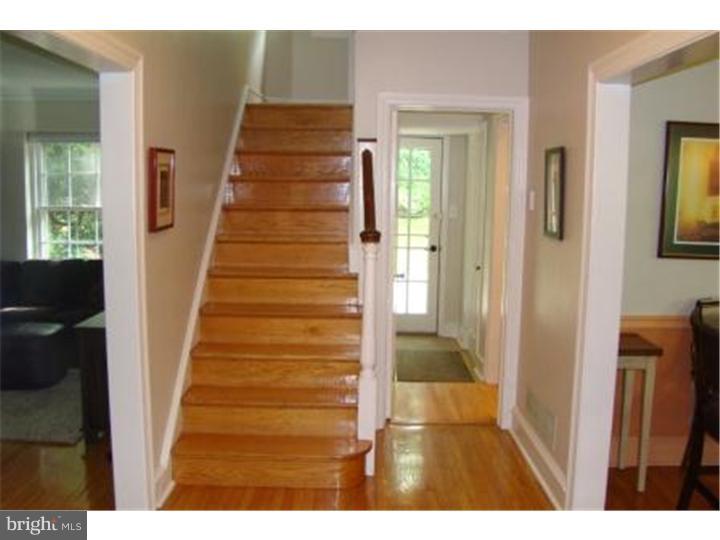 204 Hewett Road Wyncote, PA 19095 - Photo 2 of 25 Foyer