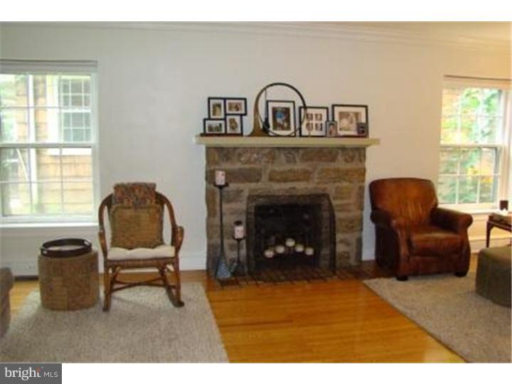204 Hewett Road Wyncote, PA 19095 - Photo 3 of 25 Living Room