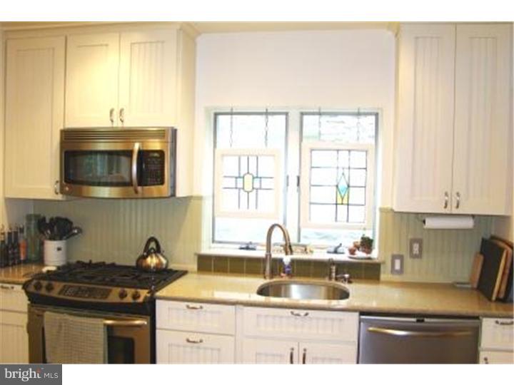 204 Hewett Road Wyncote, PA 19095 - Photo 8 of 25 Kitchen