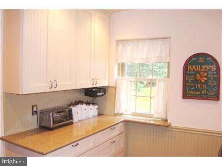 204 Hewett Road Wyncote, PA 19095 - Photo 9 of 25 Kitchen