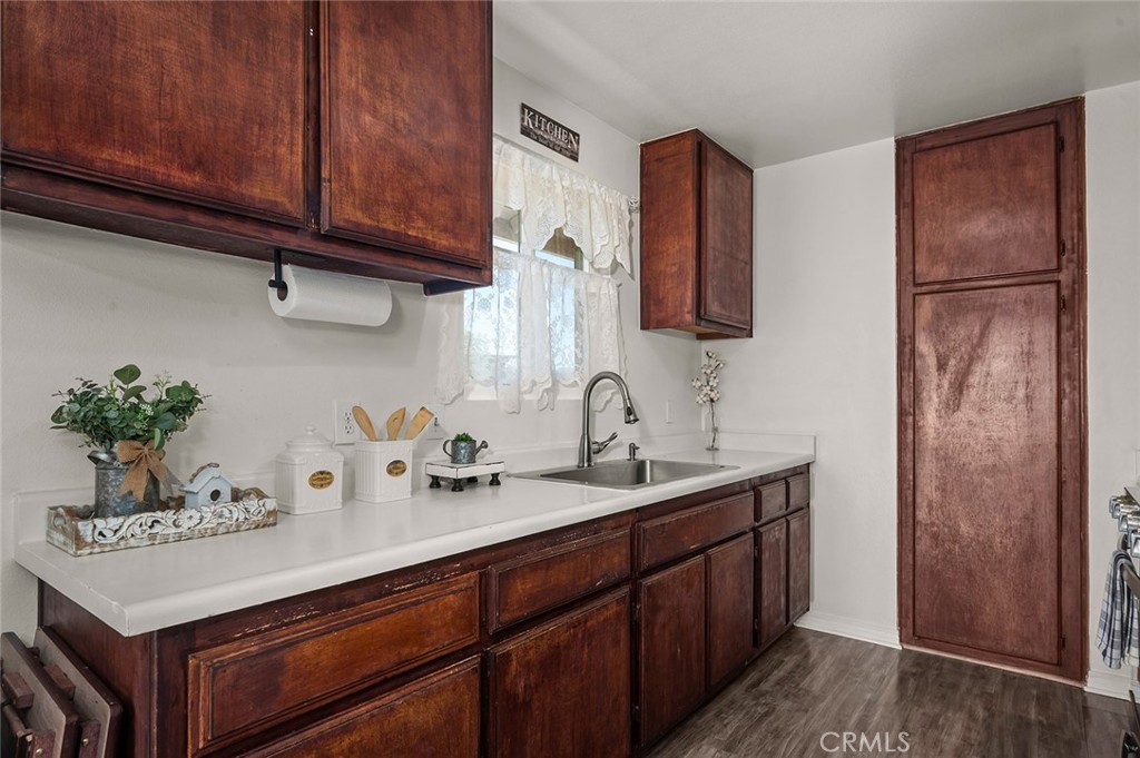 12827 Tamiani Road Apple Valley, CA 92308 - Photo 16 of 46