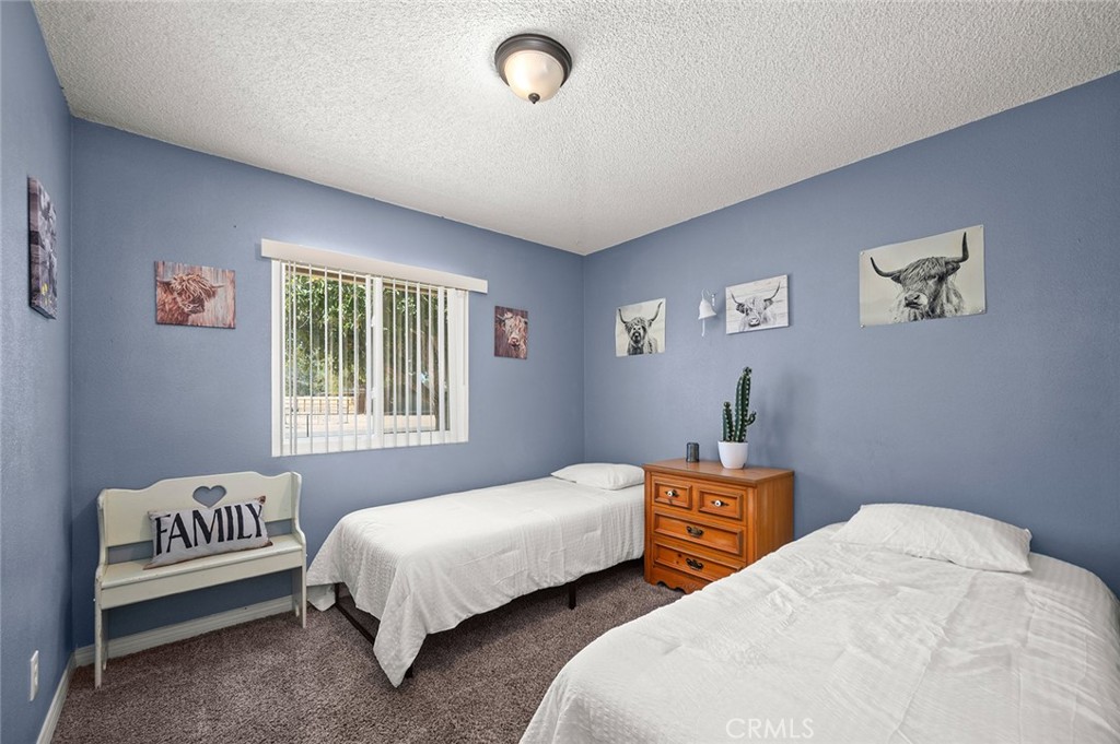 12827 Tamiani Road Apple Valley, CA 92308 - Photo 20 of 46