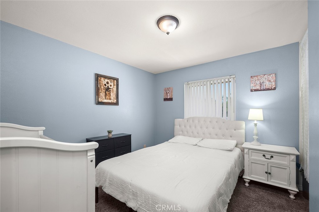 12827 Tamiani Road Apple Valley, CA 92308 - Photo 22 of 46