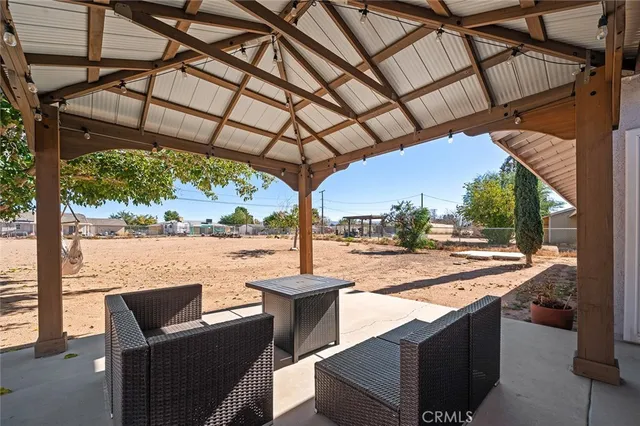 $389,999 | 12827 Tamiani Road, Apple Valley, CA 92308